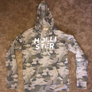 Women’s Camo Hollister size Small Hoodie